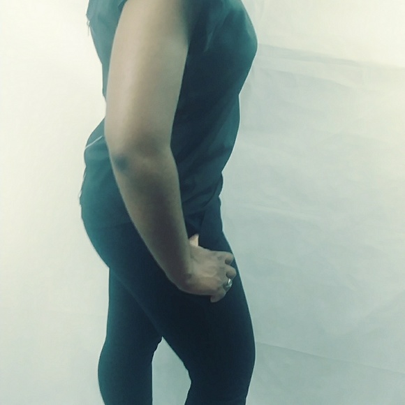 Pinc- Black Zipper Back Top - Picture 4 of 5